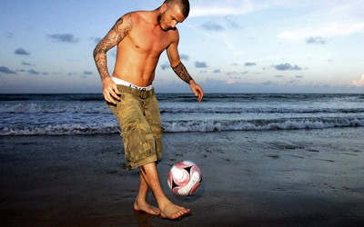 亿德电竞焦点-C罗助攻队友凌空抽射破门展现团队配合