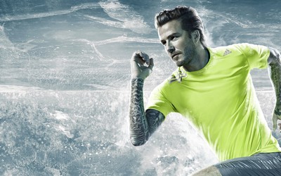 亿德电竞热评-丹麦队后防铁闸克里斯滕森稳如泰山